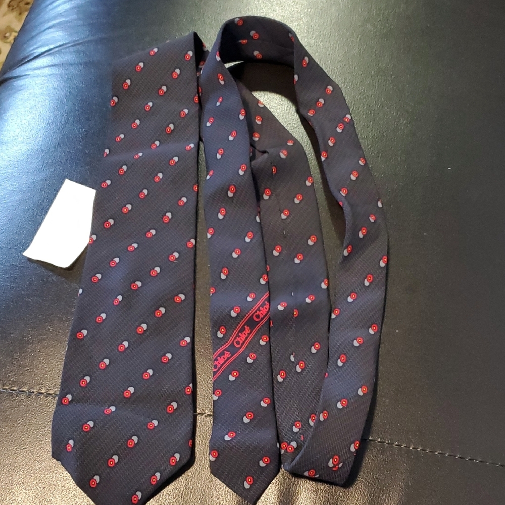 Chloe Black and Red Silk Tie with Classic Design